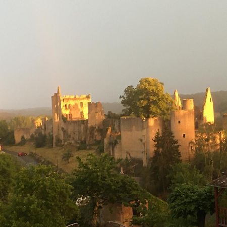 Chez Fred Avec Vue Sur Le Chateau Angles-sur-lʼAnglin Exterior foto