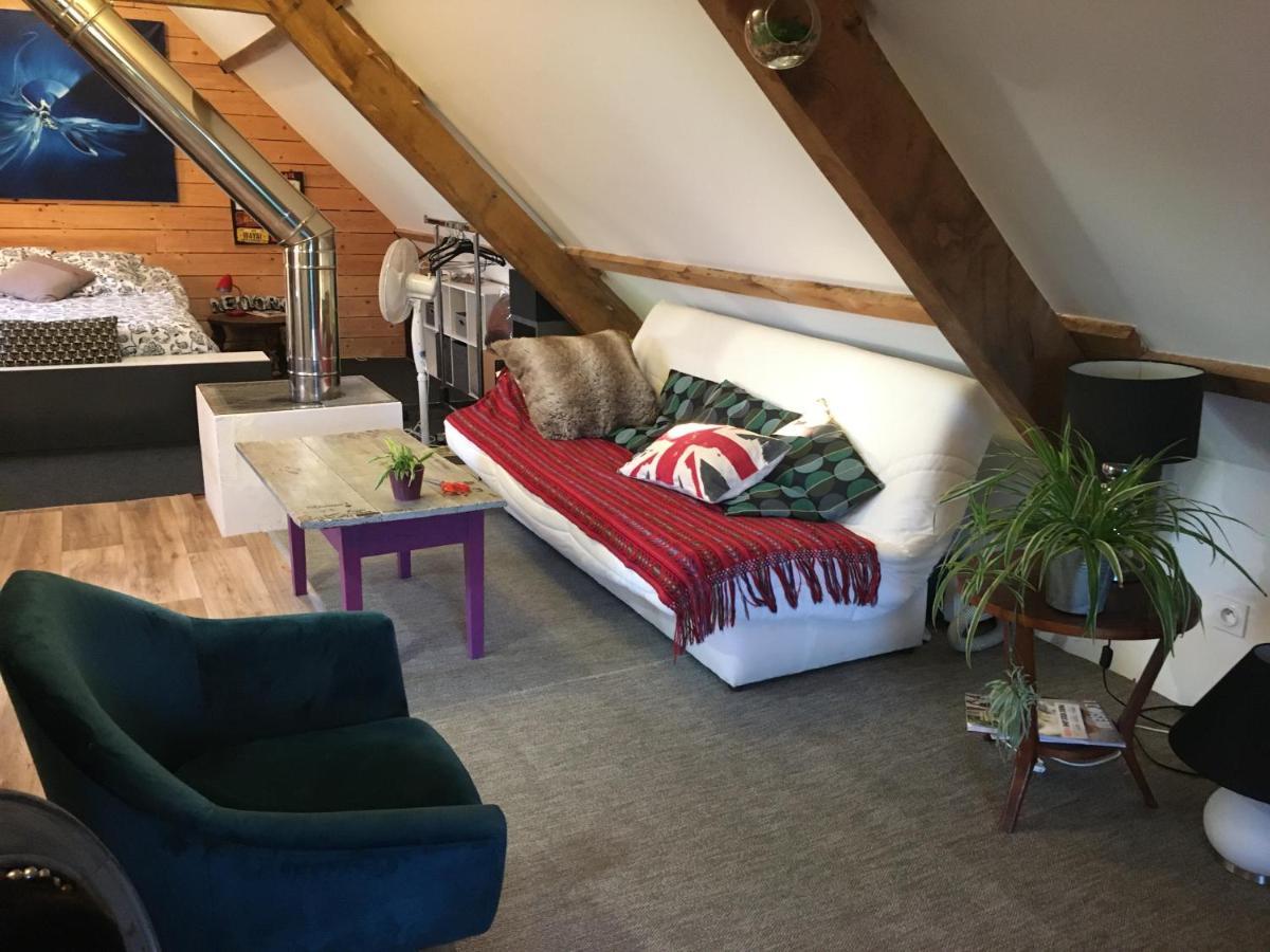 Chez Fred Avec Vue Sur Le Chateau Angles-sur-lʼAnglin Exterior foto
